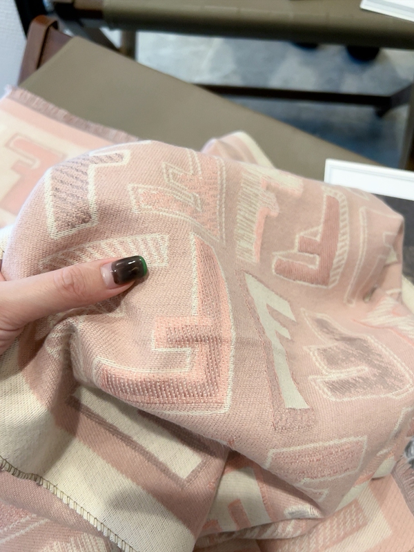 ブランドマフラー角部分ディテール